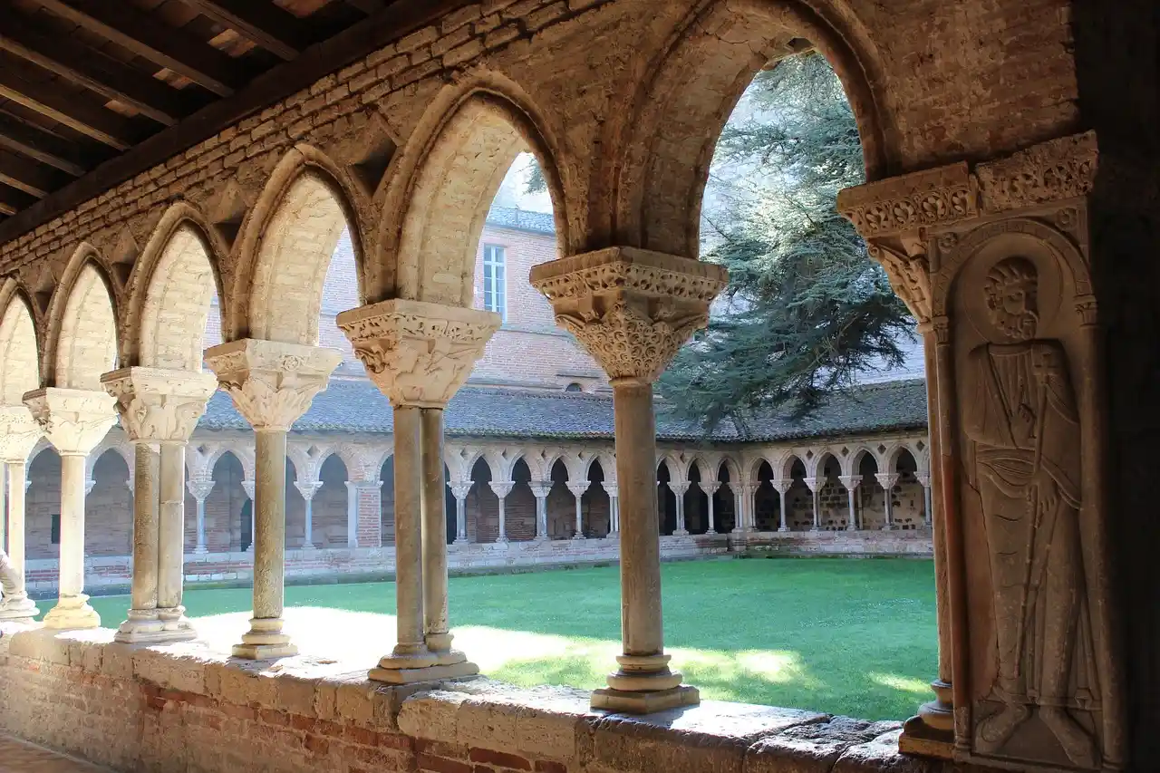 Week end en amoureux Occitanie - Le cloitre de l’Abbaye Saint-Pierre de Moissac