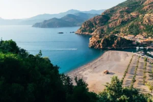 Lire la suite à propos de l’article Road trip en Corse : Découvrez la beauté de l’île de beauté